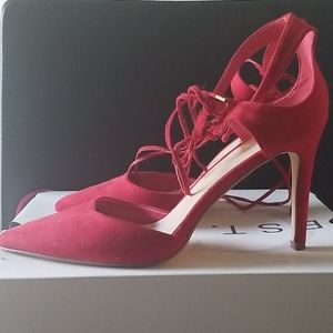 Red Pumps